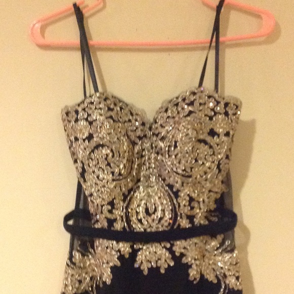 Never used gown. Perfect for homecoming or prom. - Picture 2 of 4